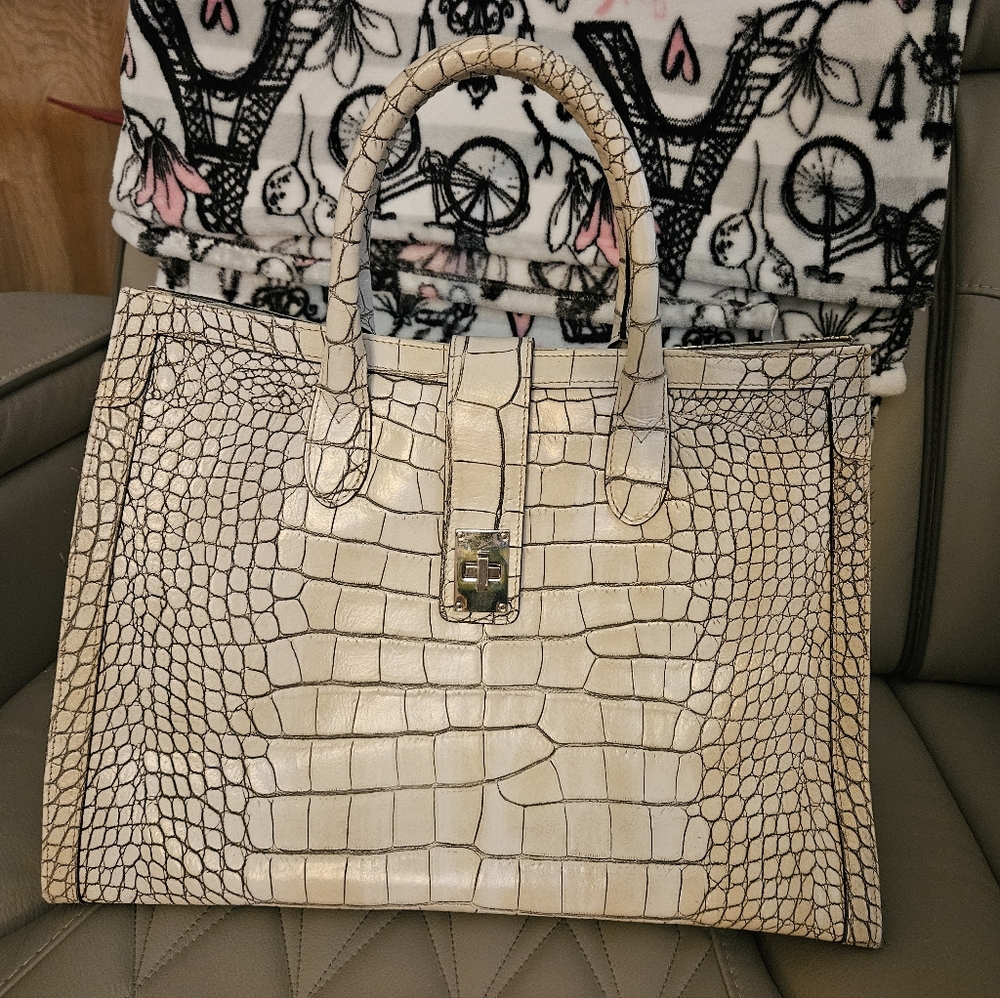 Claudia Firenze Handbag